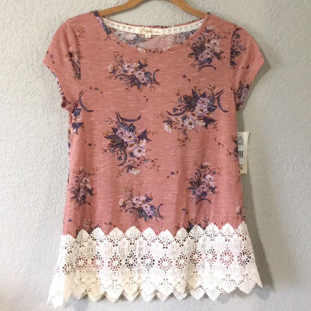 New Rewind Flower Pattern Top embroidered hem